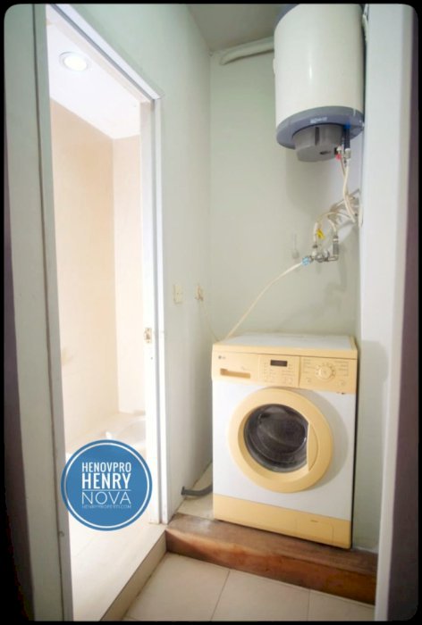 TURUN HARGA Taman Rasuna Unit 2+1BR Pool View Hadap Timur Sdh Renov