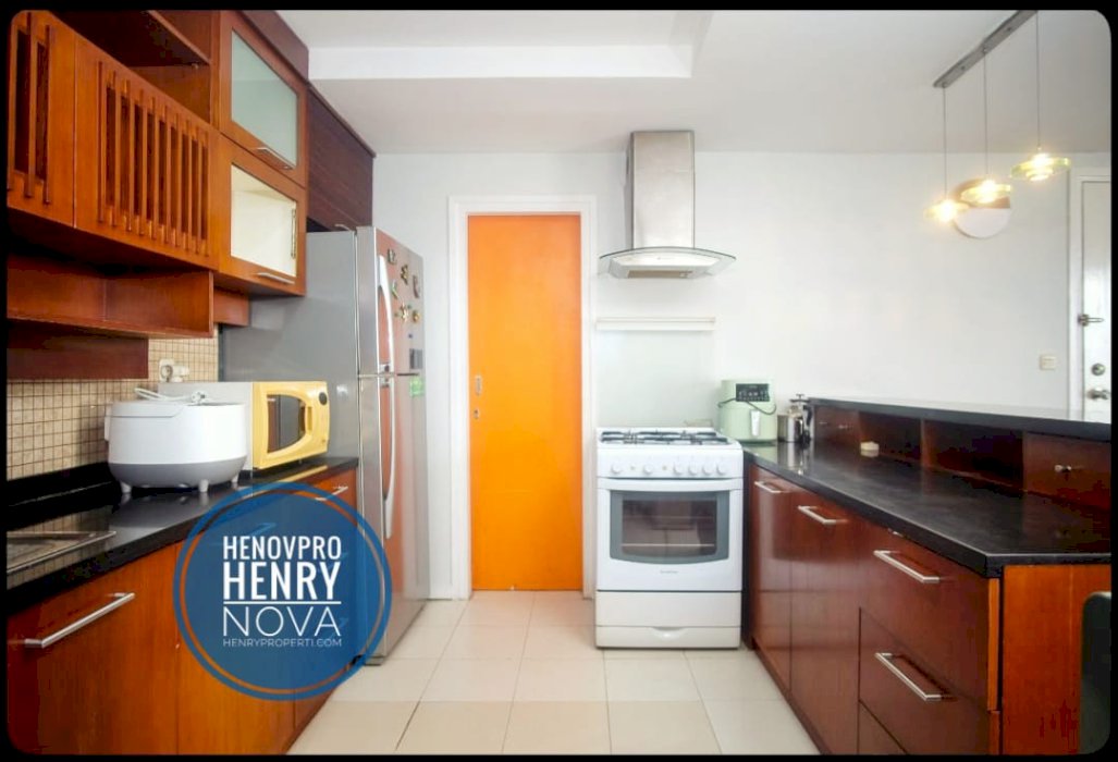TURUN HARGA Taman Rasuna Unit 2+1BR Pool View Hadap Timur Sdh Renov