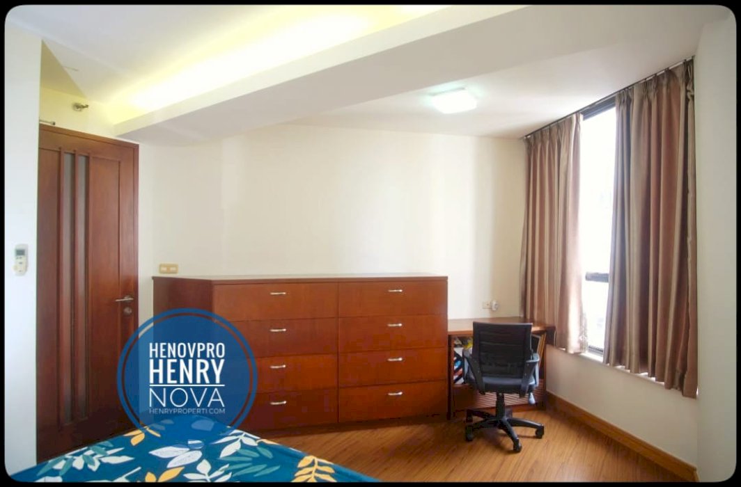 TURUN HARGA Taman Rasuna Unit 2+1BR Pool View Hadap Timur Sdh Renov