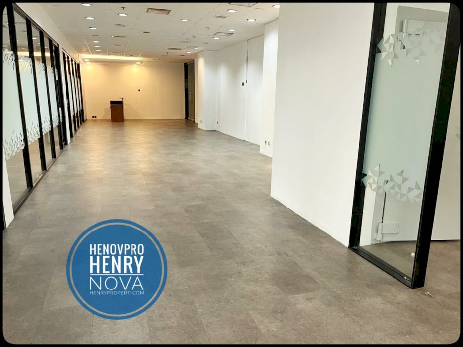 Dijual ruang kantor di menara sudirman, Jl. Jend. Sudirman, Strategis