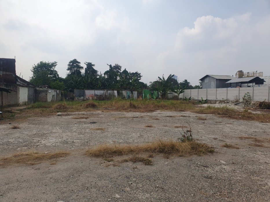 Lahan Kosong Strategis 2.000 m²