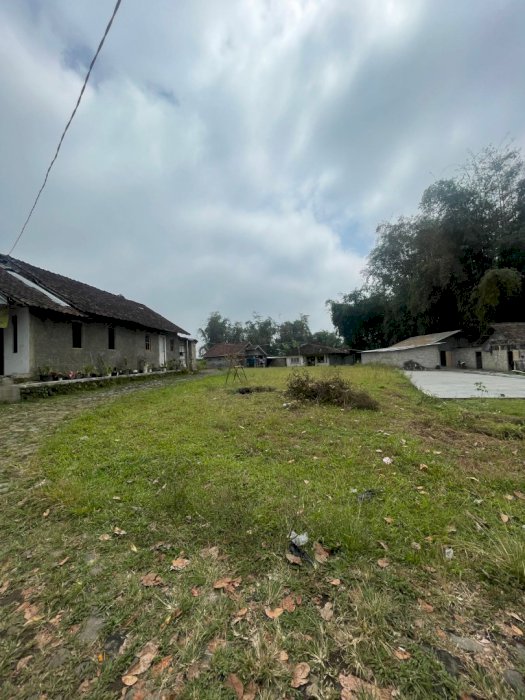 Dijual Tanah luas 702 m2 Lokasi Strategis di Ngadirojo, Temanggung