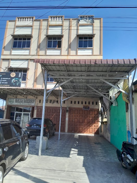 Ruko  3 tkt jl. Hm joni medan
