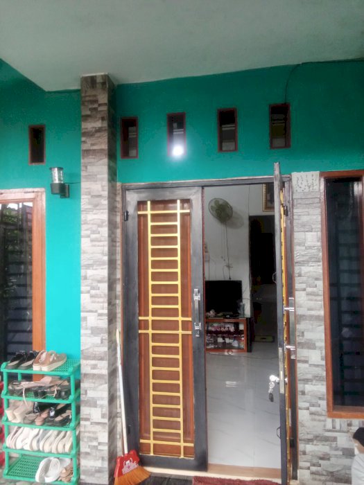 Dijual cepat rumah 2lantai Medan Johor(SHM)