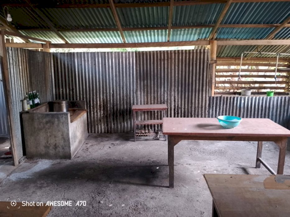 Di Kontrakan Ruko Semi Rumah Pinggir Jalan Pasar Tomohon