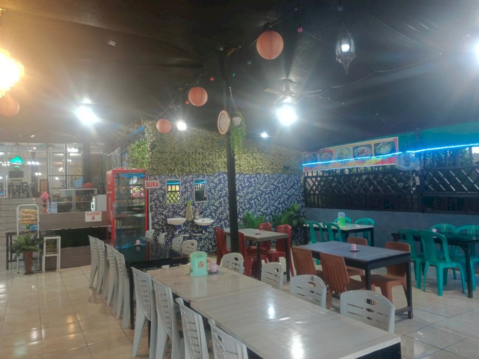 Dijual tempat usaha strategis beserta tanah bersertifikat