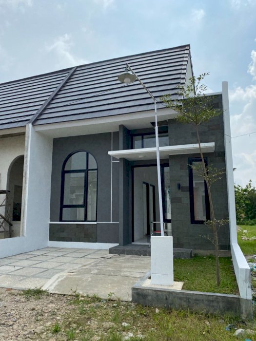 Jual Rumah Mewah Nuansa Skotlandian 1 Lantai Dekat Pusat Kota Caruban