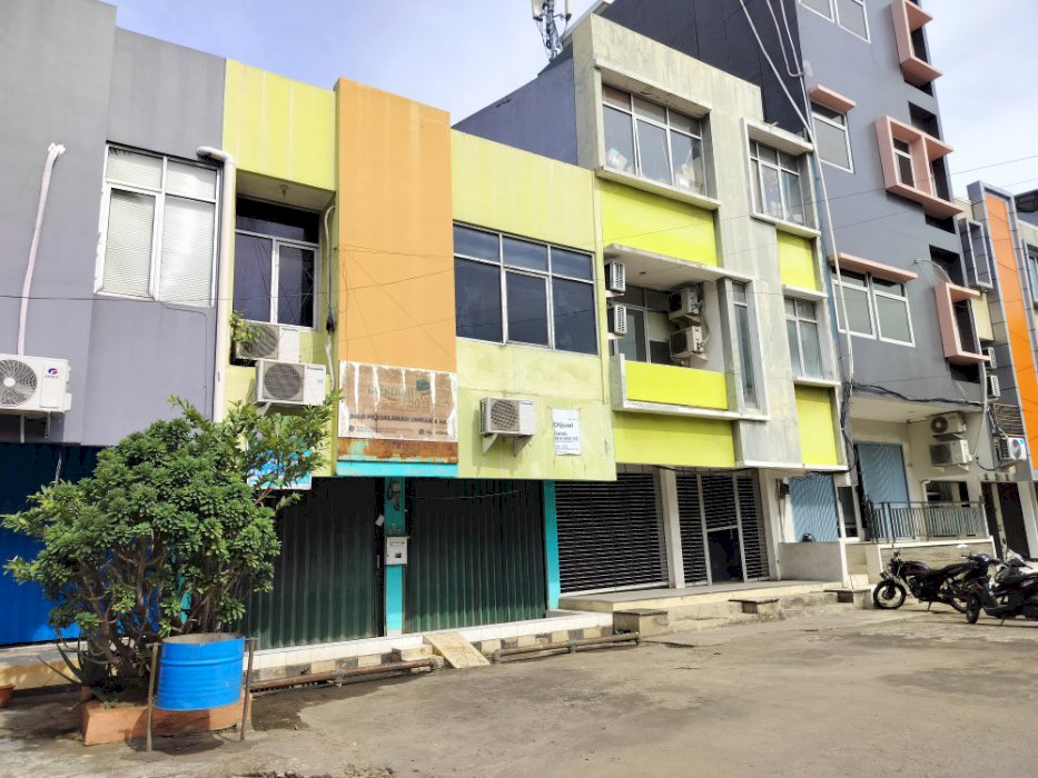 Ruko  dekàt kelapa gading  dekat jalur.lrt dan siap huni