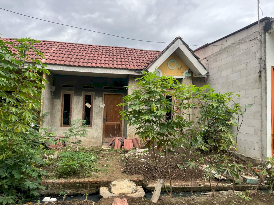 DIJUAL RUMAH TAKE OVER SETENGAH SUDAH RENOV