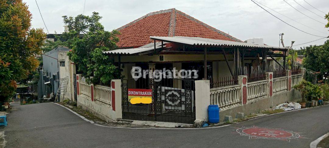 RUMAH DI LOKASI STRATEGIS DIKONTRAKAN