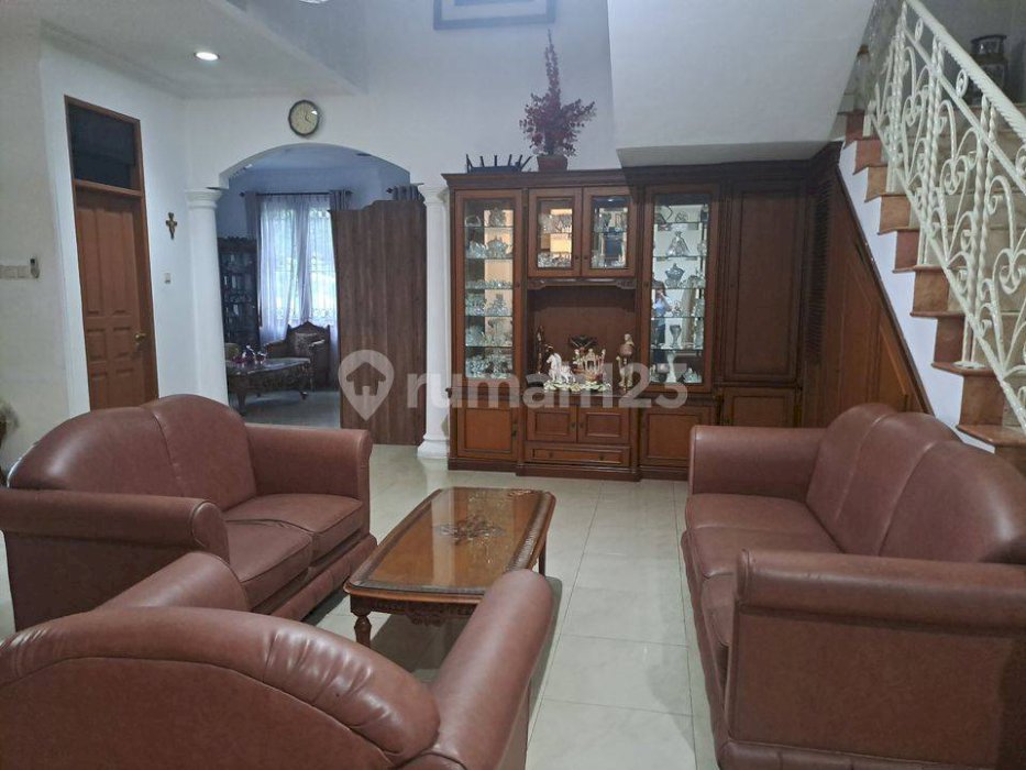 Dijual Rumah Bagus Jalan Lebar di Kayu Putih Bebas Banjir Hook Selatan