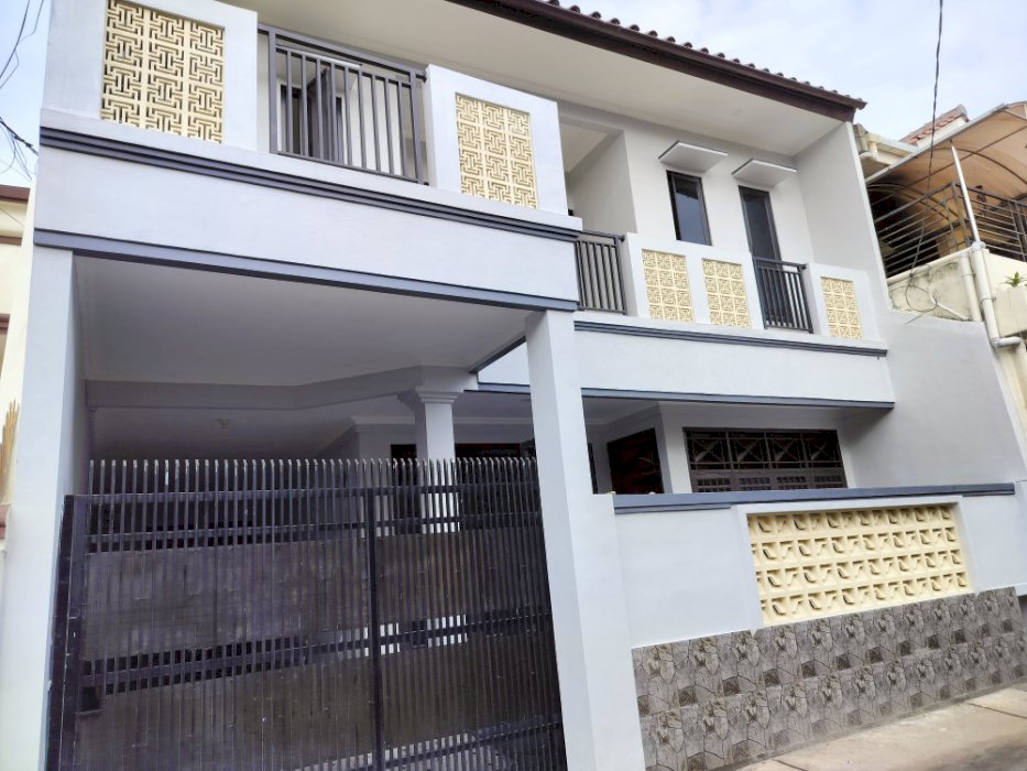 Rumah lingkungan hunian Baru renovasi tidak bnjr dan aman