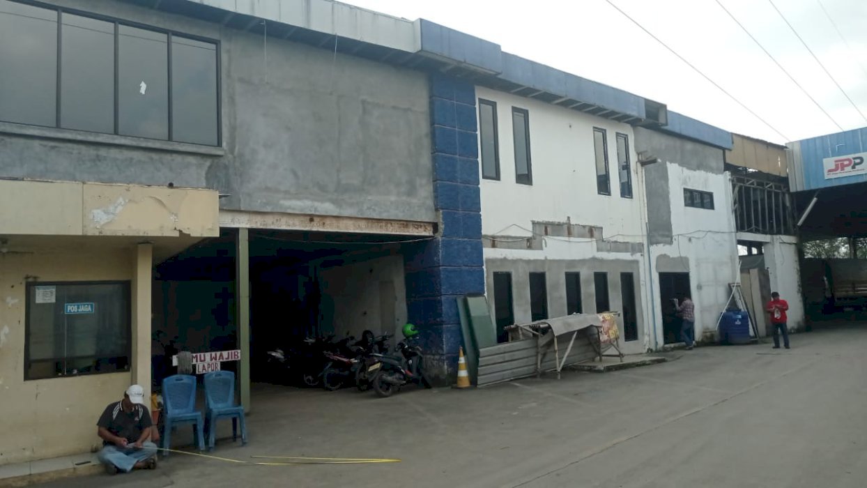 Dijual Gudang / Tanah lokasi pinggir jalan raya