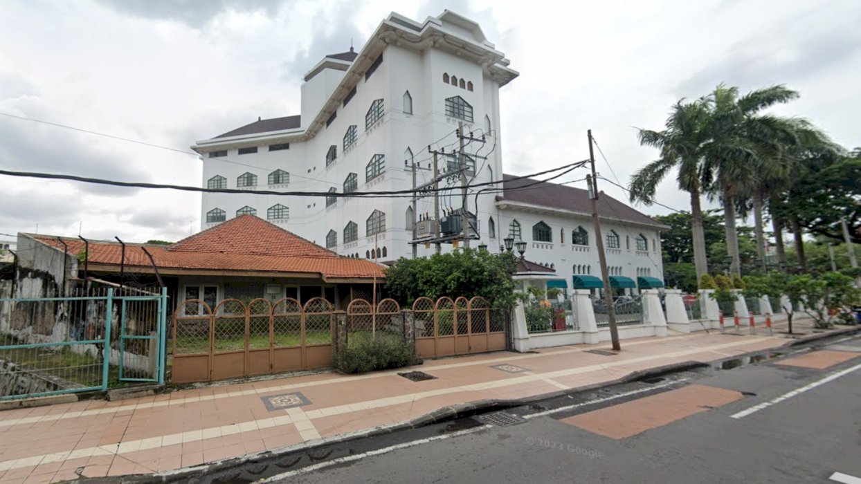 Rumah Hitung Tanah Raya Darmo Non Cagar Budaya Strategis Komersial