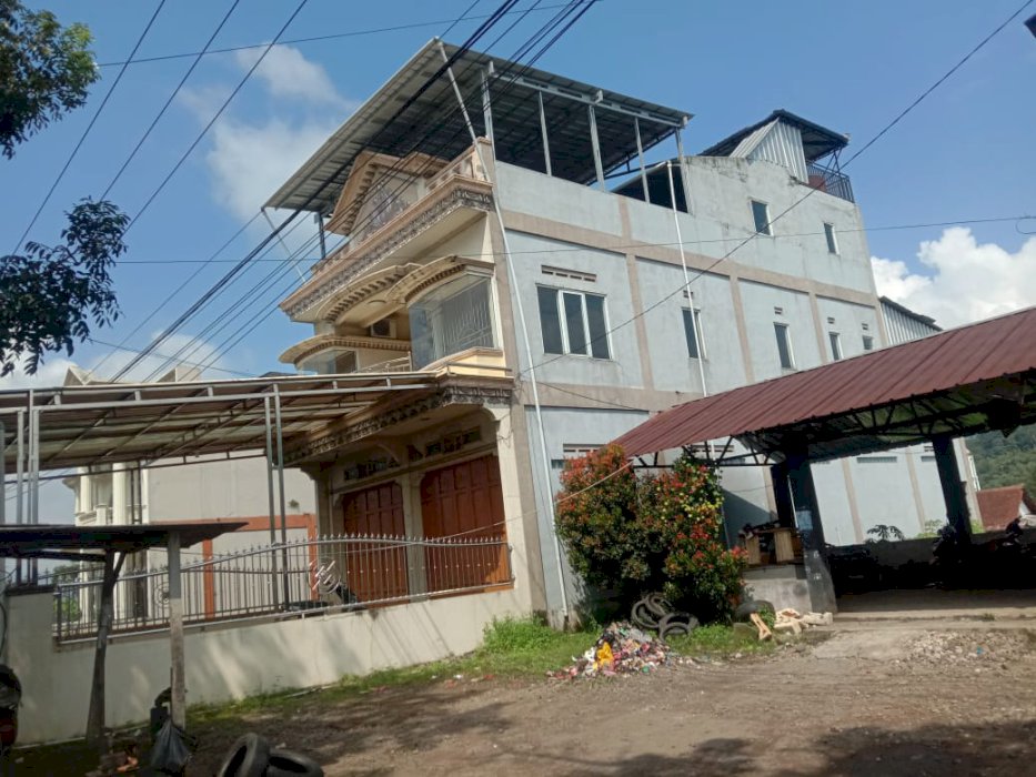 Di jual rumah lokasi strategis Di Desa Pamoyanan Kadipaten Tasikmalaya