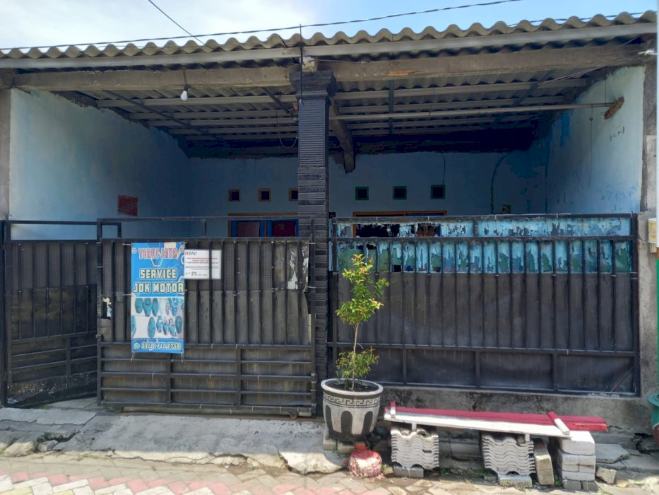 Rumah Kelurahan Bareng Krajan Kecamatan Krian Kabupaten Sidoarjo