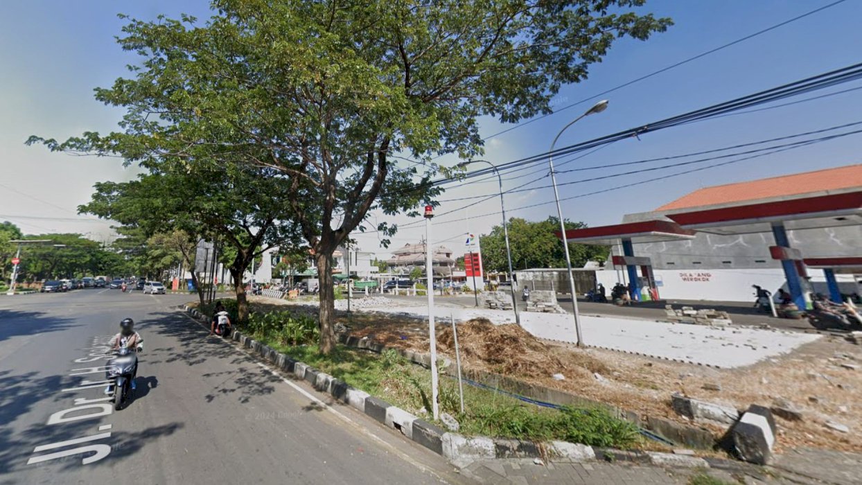 Tanah dan SPBU Aktif Raya MERR Ir Soekarno Strategis Komersial