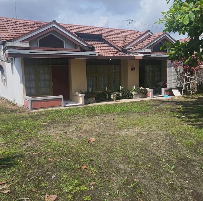 Di jual rumah dan tanah luas pinggir jalan pusat kota Palangkaraya