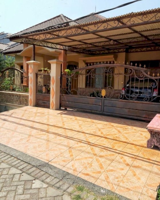 Jual Rumah Bagus!!Siap Huni  di Gayungsari Surabaya