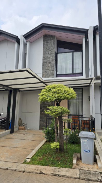 Jual rumah 2 lantai siap huni di Lippo Cikarang