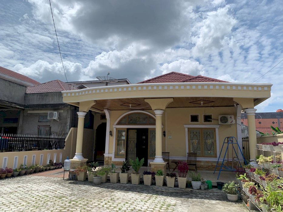 DIJUAL RUMAH PRIBADI LOKASI STRATEGIS DITENGAH KOTA
