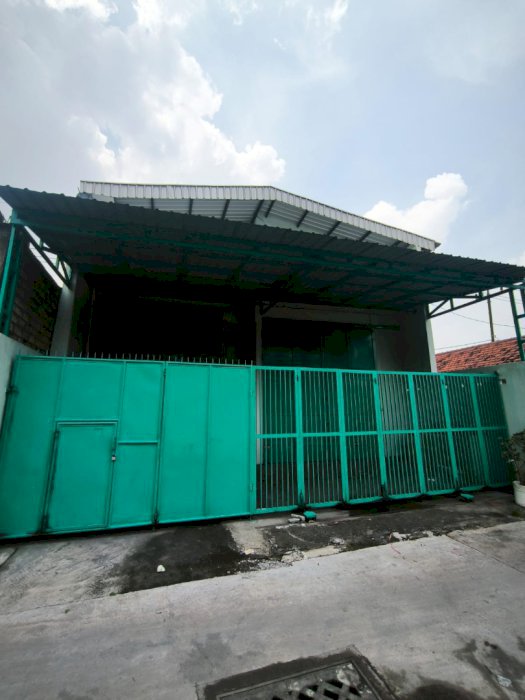 DISEWAKAN/JUAL MURAH RUKO/GUDANG JALAN RAYA BANJAR SUGIHAN SURABAYA