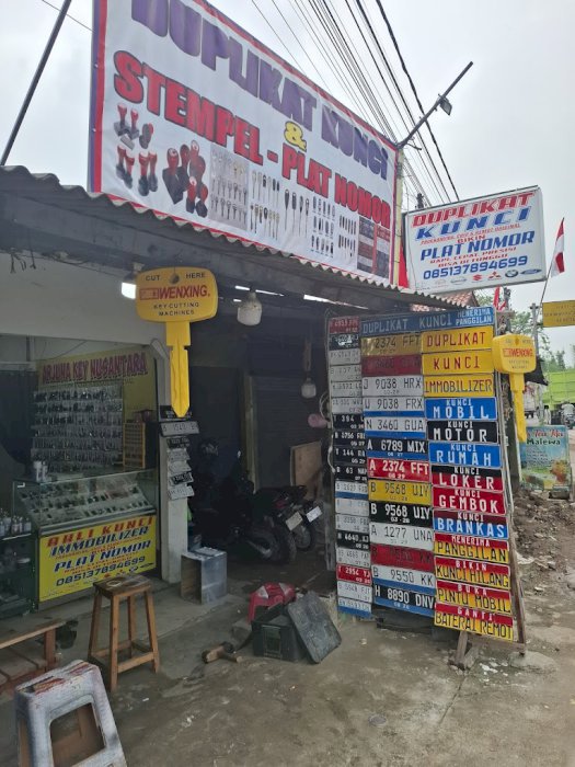 Duplikat kunci Terdekat Karawang 085167090606 Panggilan 24 Jam