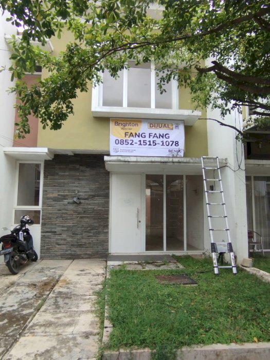Di jual rumah 2 lantai di Sringhill Palembang