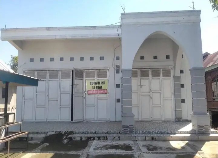 Dijual Ruko Beserta Isinya