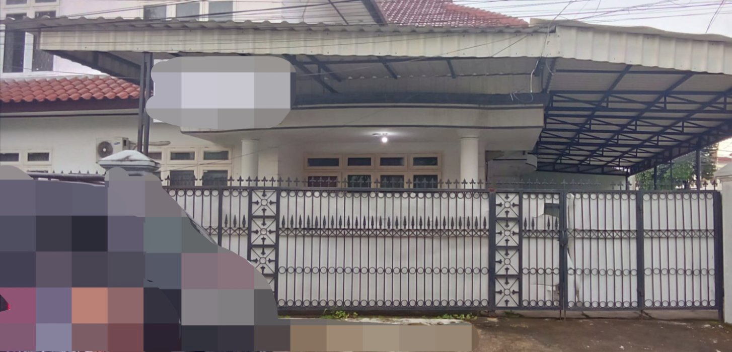Rumah dua lantai dijual