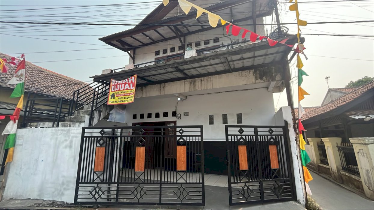 Rumah di jual 2 lantai plus kontrakan
