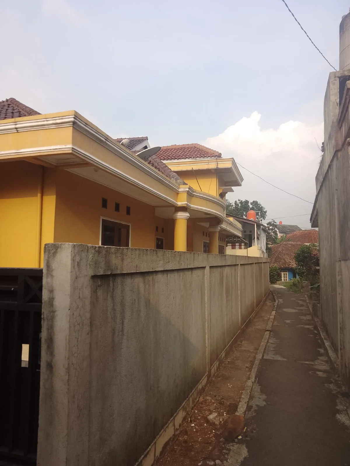 Di jual rumah 2 lantai lokasi strategis di Ciawi Bogor
