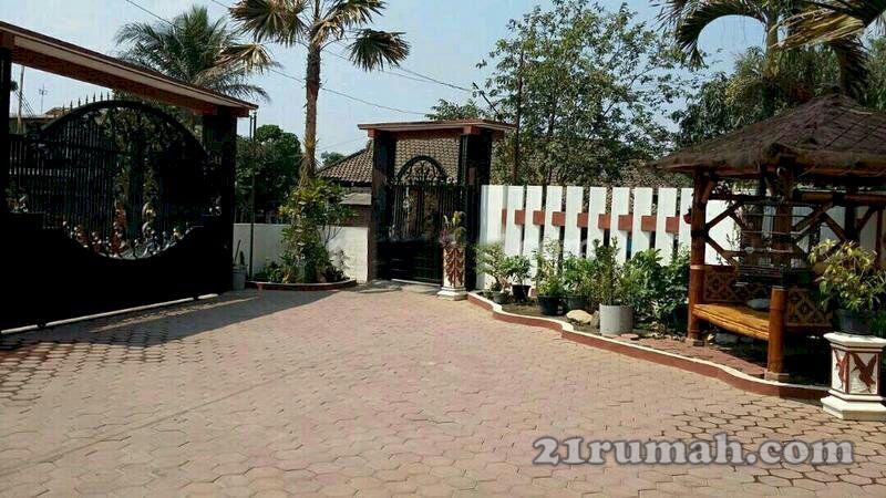 Dijual rumah bagus pojok di sekarpuro sawojajar