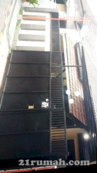 Rumah strategis di Rungkut Mapan Barat