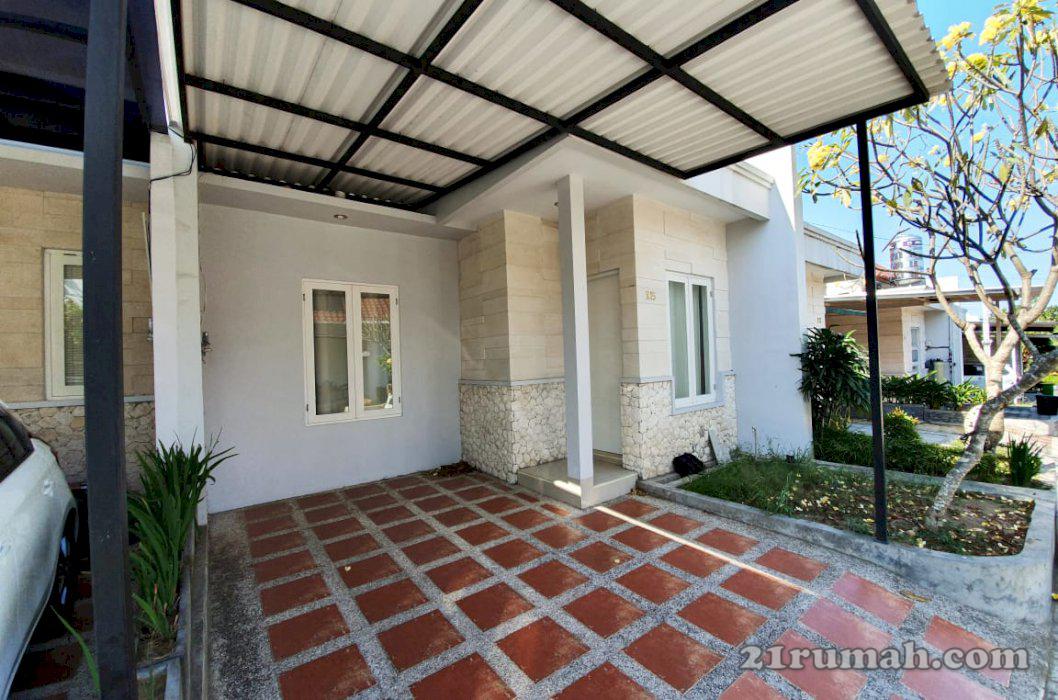 Dijual rumah imut seperti villa