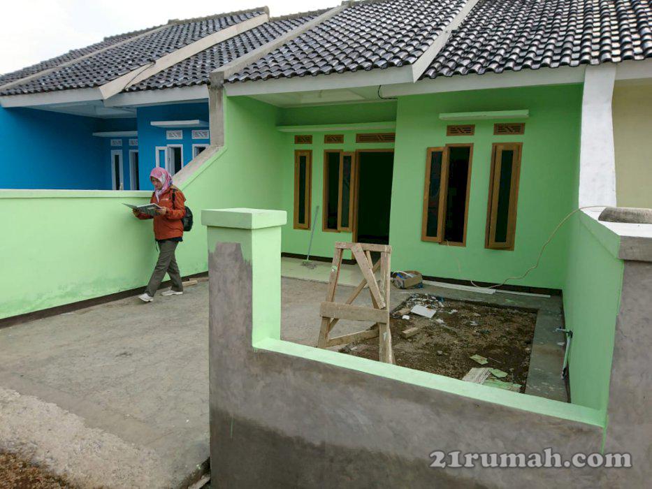 Rumah siap huni, free kanopi dan pagar ; Bandung