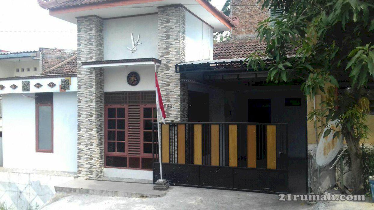 Rumah Cantik di Kawasan Elit Semarang atas