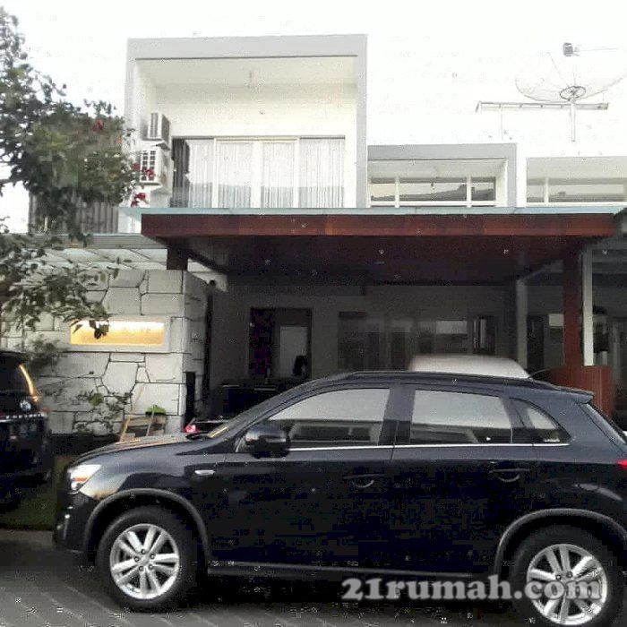 Rumah Second tapi selesai Renovasi bgian dalam sama luar...