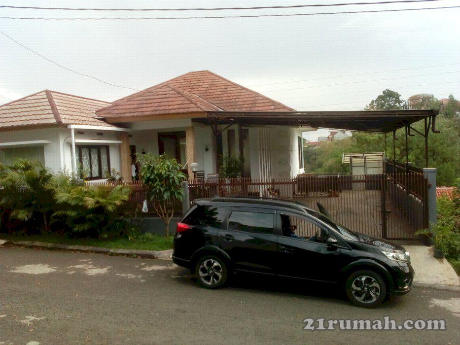 di jual rumah dengan suasana pegunungan