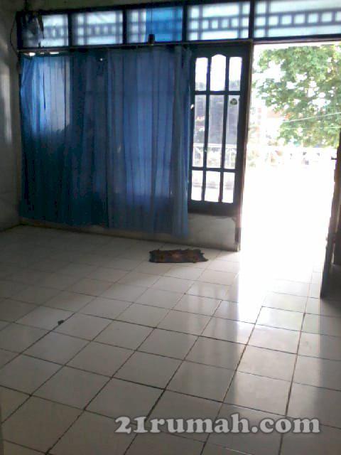 Rumah strategis poros jalan provinsi di Benowo Surabaya