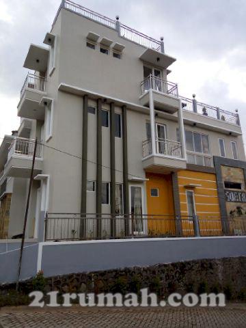 Sewa villa weekend harga murah plus kolam renang fasilitas lengkap di kota Batu