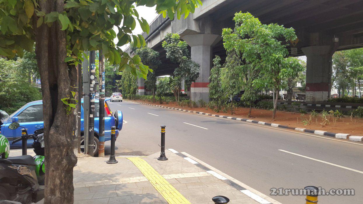 Disewakan bisa utk ktr & usaha 1.5 lt dan pinggir jalan raya bypass rawamangun