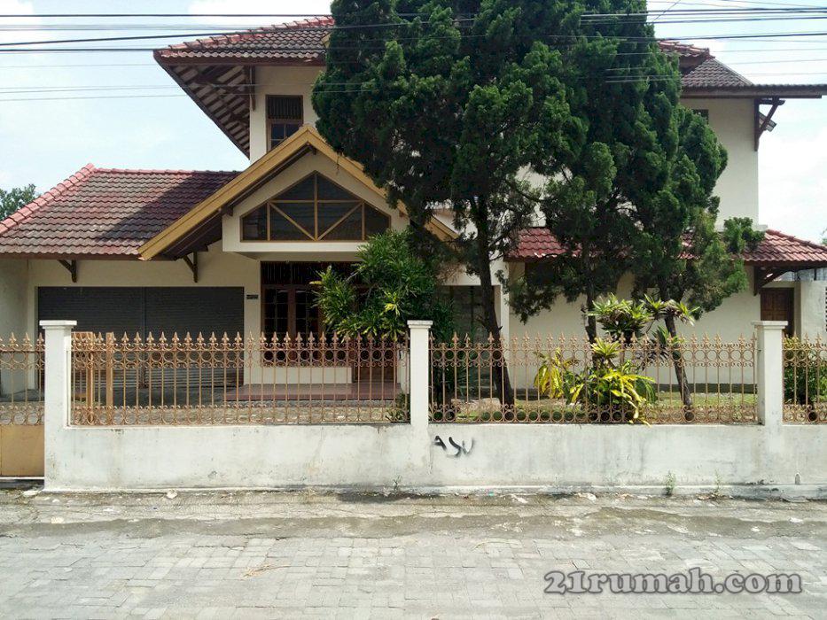 Rumah tanah luas dekat banyak perum daerah kuliner dekat kota nyaman dan tenang