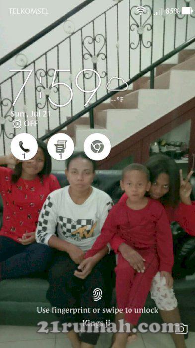 Dijual rumah dekat jalan raya dua lantai  dan strategis