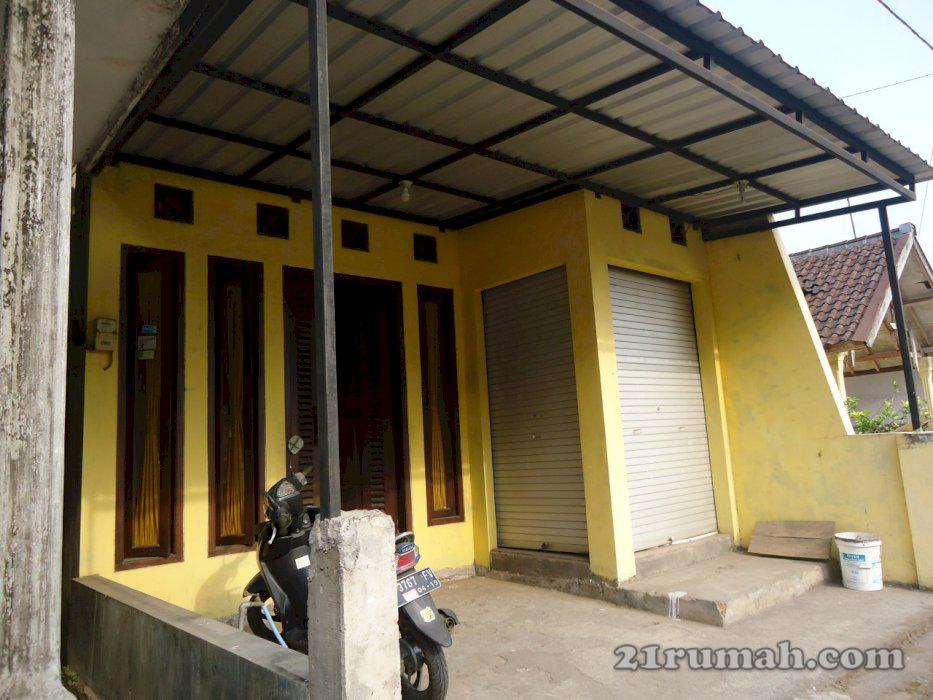 Dijual rumah ada tokonya dekat masjid cocok untuk usaha 