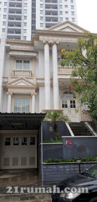 Dijual rumah yang berada di atas Mall Of Indonesia..The Villas 