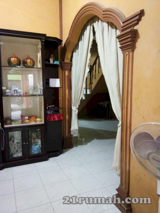 Rumah strategis dekat jalan raya dan akses jalan tol