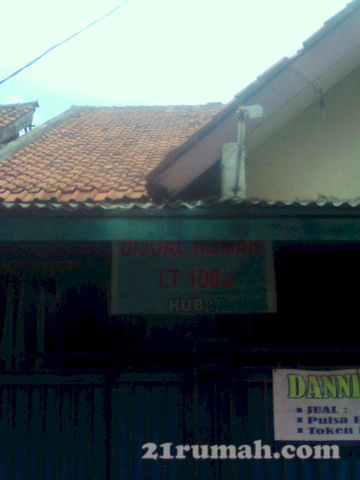 Rumah luas 100 m/2 STRATEGIS