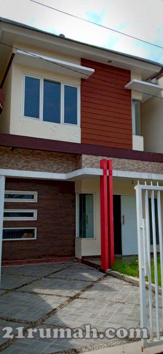 Dijual rumah 2 lantai lokasi strategis