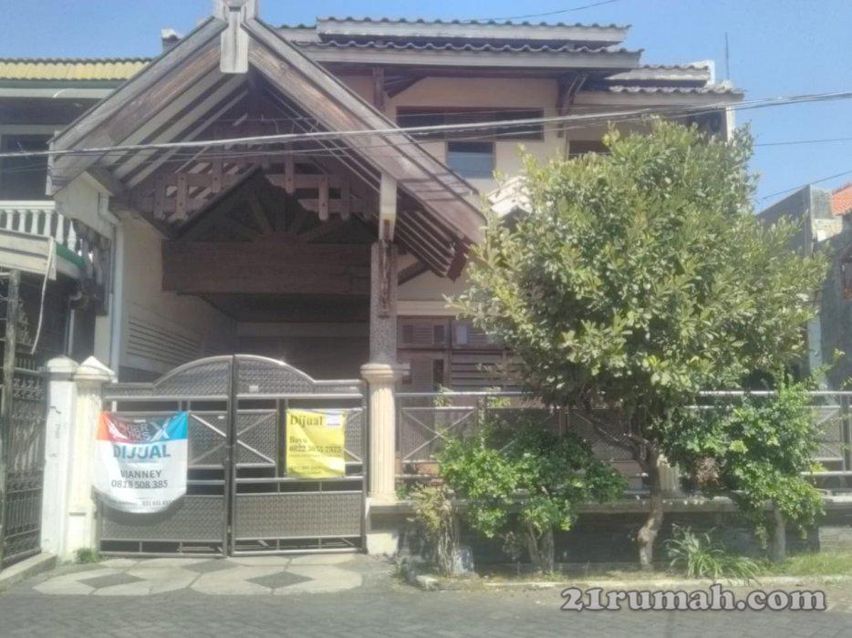 Rumah lama di Manyar Indah